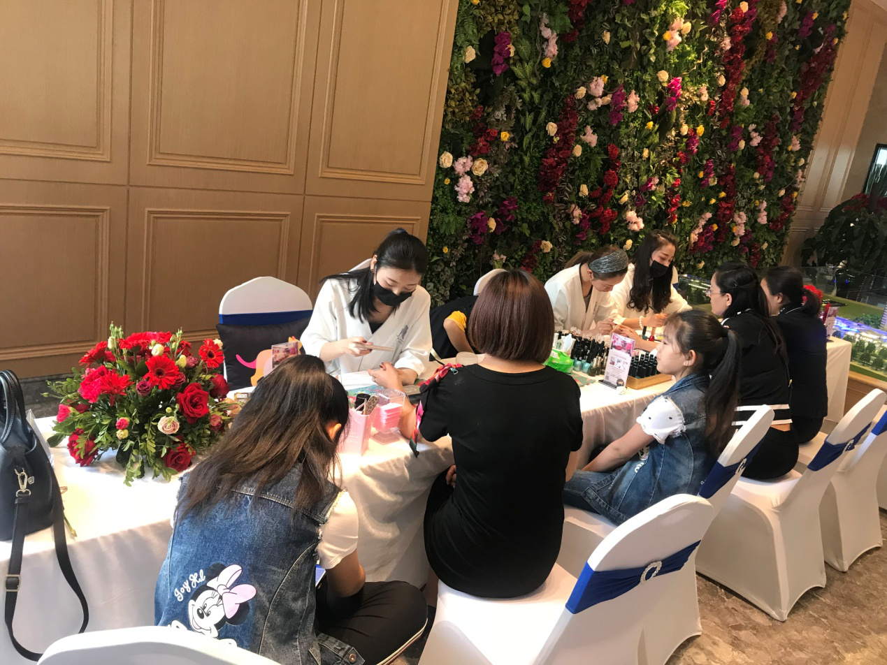 千言萬(wàn)語(yǔ)，不如傾心陪伴  ——百酈灣項(xiàng)目感恩母親節(jié)活動(dòng)