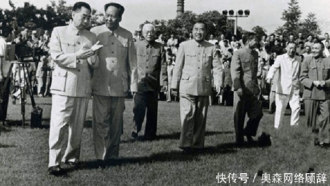 【黨史天天學(xué)】黨內(nèi)請示報告制度是如何建立的?