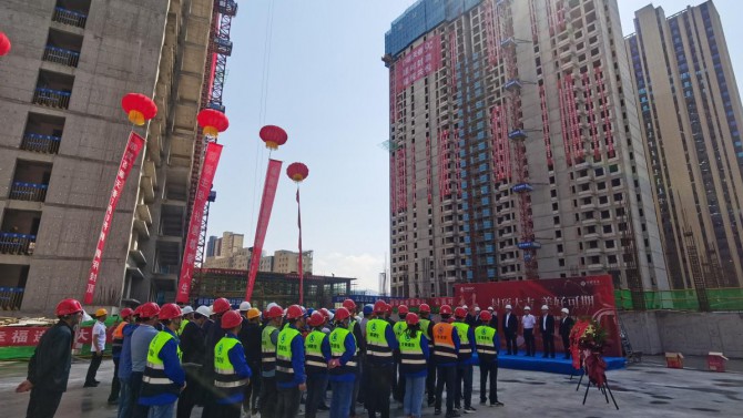 封頂大吉 美好可期--臨夏百酈天香項(xiàng)目7#、9#樓主體順利封頂