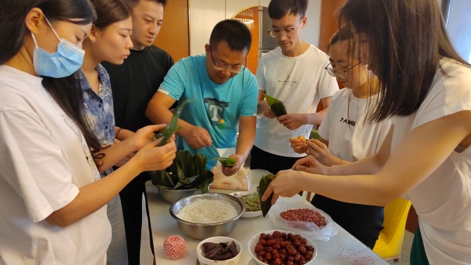 濃情端午粽飄香 巧手齊心揚(yáng)民俗——成都公司慶端午活動(dòng)